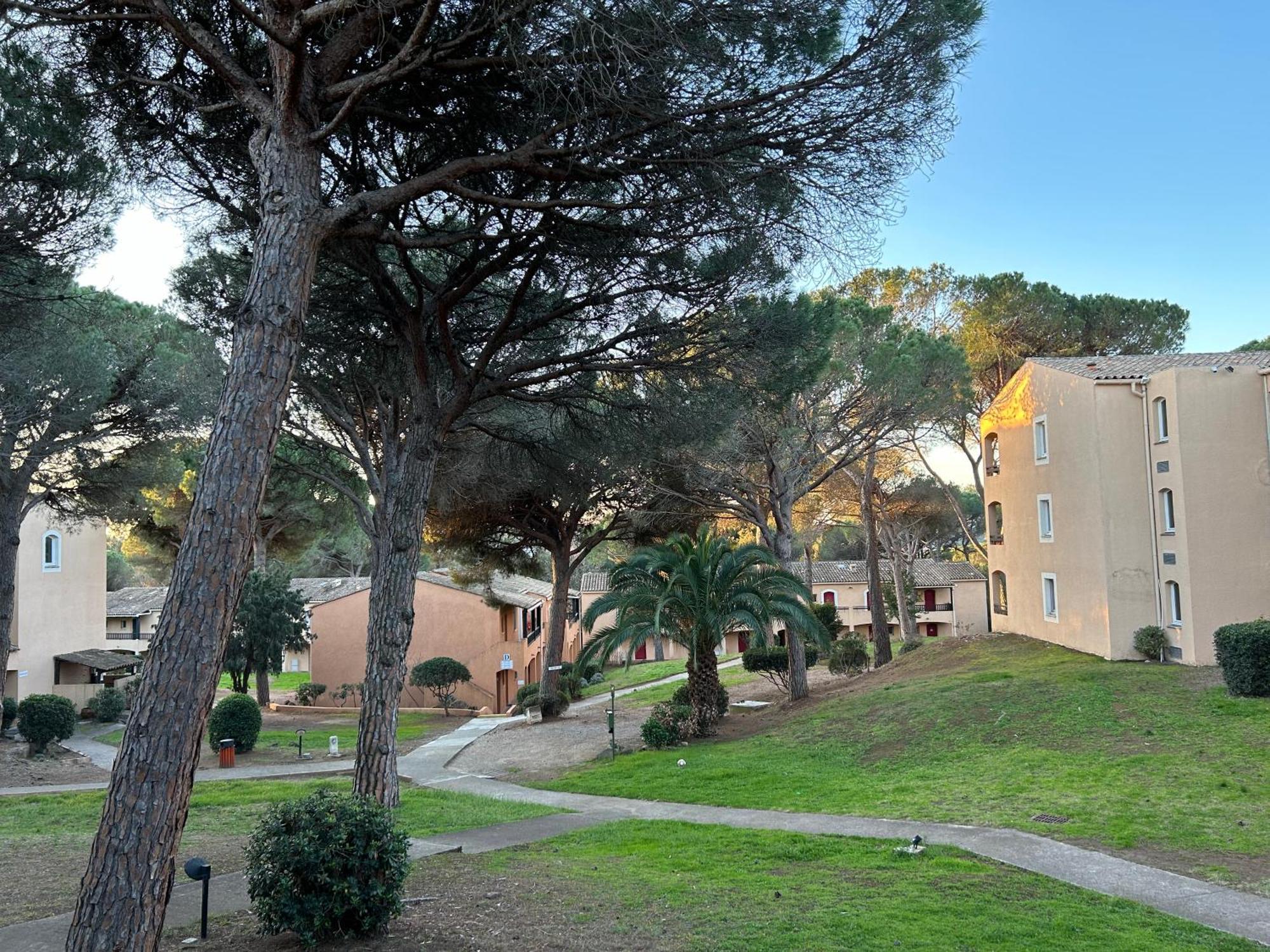 Domaine Valescure Appartement 1 Ou 2 Pieces Vue Jardin Ou Piscine Saint-Raphaël Екстериор снимка